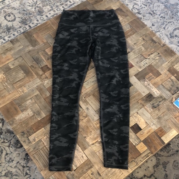 Fabletics Gray Camo Full Length Leggings. XS/S - Picture 1 of 9